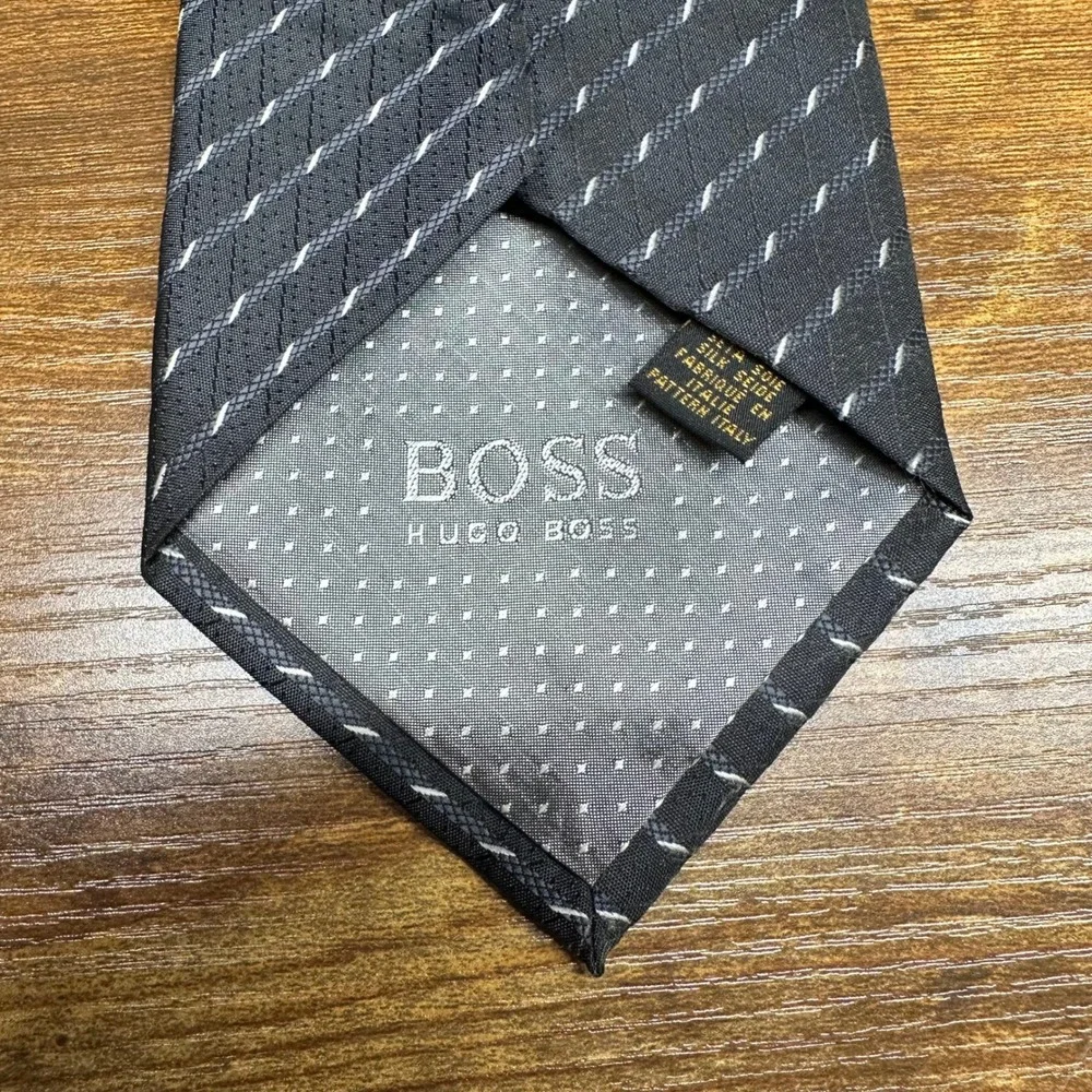 Hugo Boss Mens Silk Tie Black Grey White‎ Diagonal Stripe Made in Italy Necktie